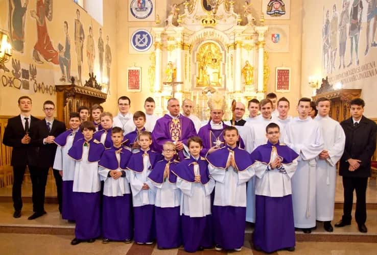 Kto jest patronem ministrantów i dlaczego warto go poznać?