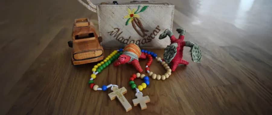 Kolorowy różaniec znaczenie: jak kolory symbolizują kontynenty