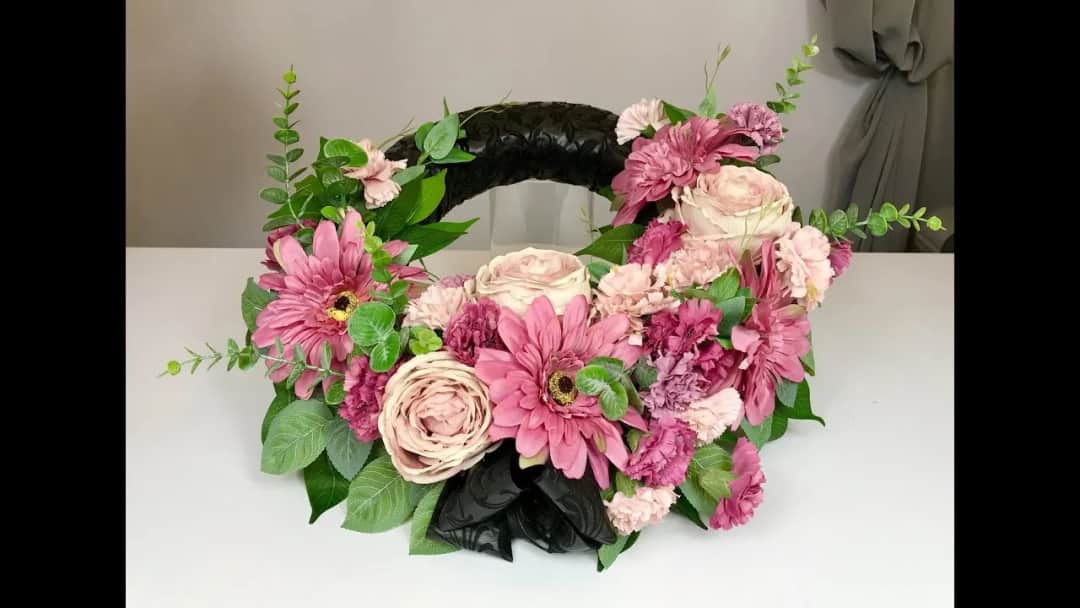 Jak zrobić wieniec na cmentarz – proste kroki, które zachwycą każdego