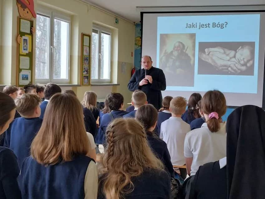 Jak zorganizować rekolekcje w szkole – praktyczne kroki i sprawdzone pomysły