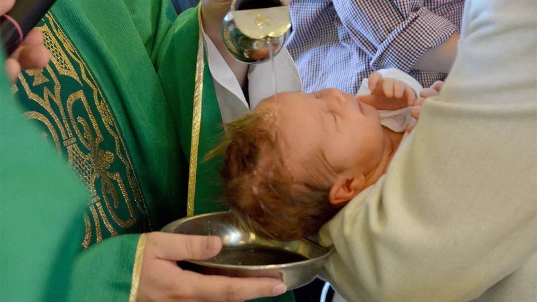 Roczek w kościele jak wygląda – poznaj ważne rytuały i tradycje