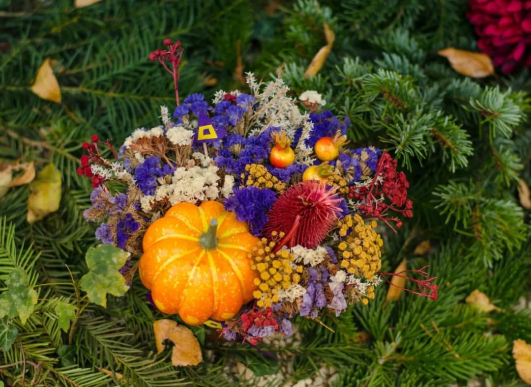 Jak zrobić stroik na cmentarz na korze - piękna dekoracja na grób