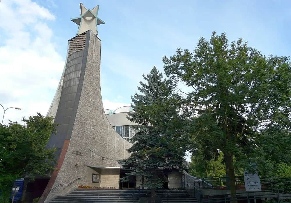 Co jest potrzebne do bierzmowania w innej parafii – uniknij problemów