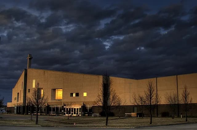 Zielonoswiatkowcy jaka to wiara? Poznaj ich wierzenia i historię